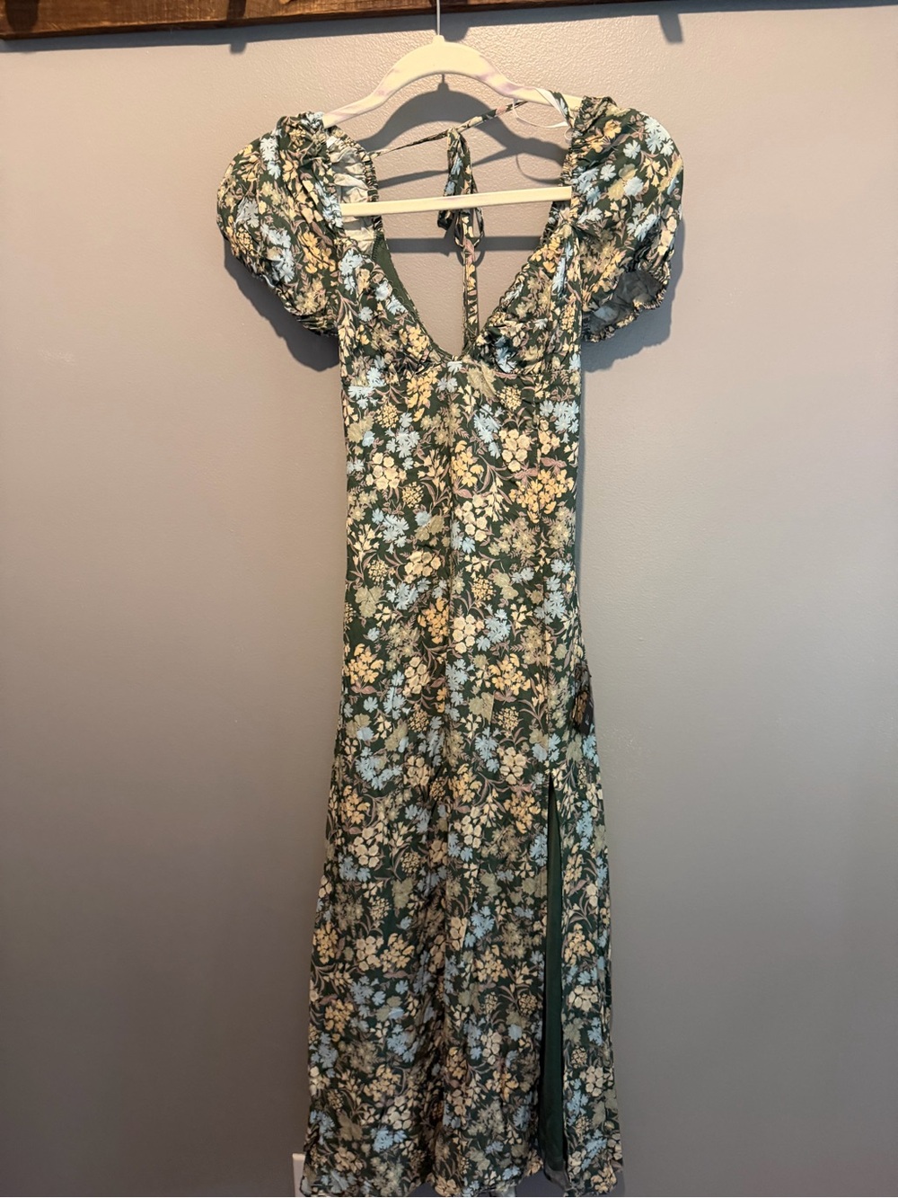 Lulu's Green Floral Puff-Sleeve Maxi Dress with Cream Blooms